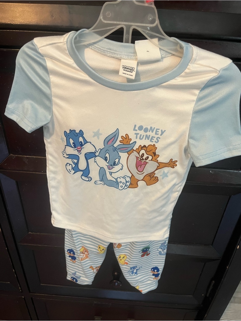 Warner Bros. White & Light Blue Looney Tunes Kids Pajama Set
